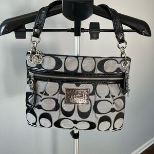 Coach Poppy Signature Shoulder Bag